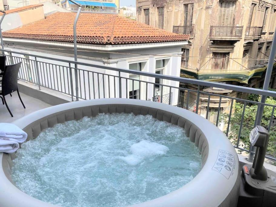 Openair Hot Tub/Big Balcony/Great Boutique Apt Αθήνα Εξωτερικό φωτογραφία