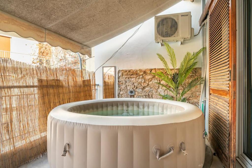 Openair Hot Tub/Big Balcony/Great Boutique Apt Αθήνα Εξωτερικό φωτογραφία